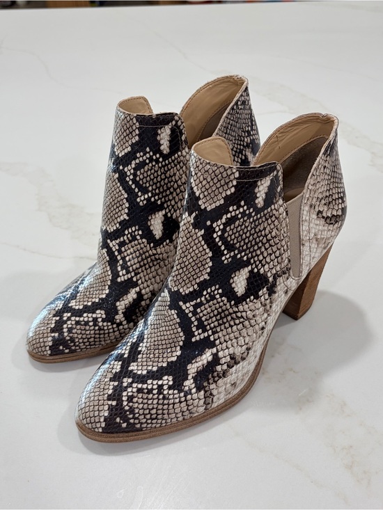Vince Camuto Shoes - Vince Camuto Snake-Print leather Ankle Booties in Black and Cream